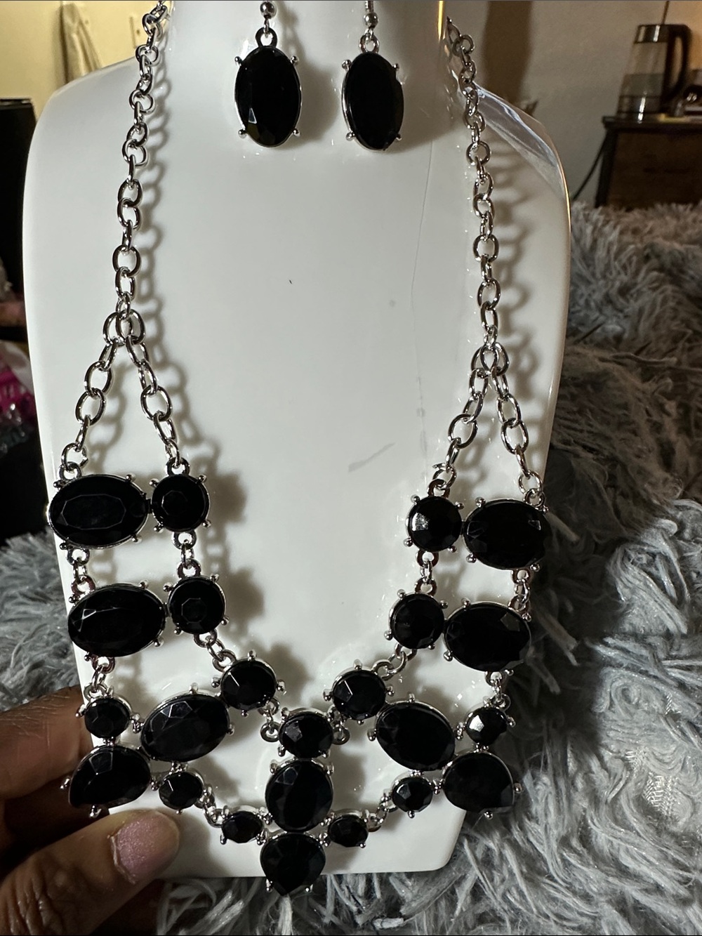 3pcs Elegant Black Statement Necklace and Earrings Set